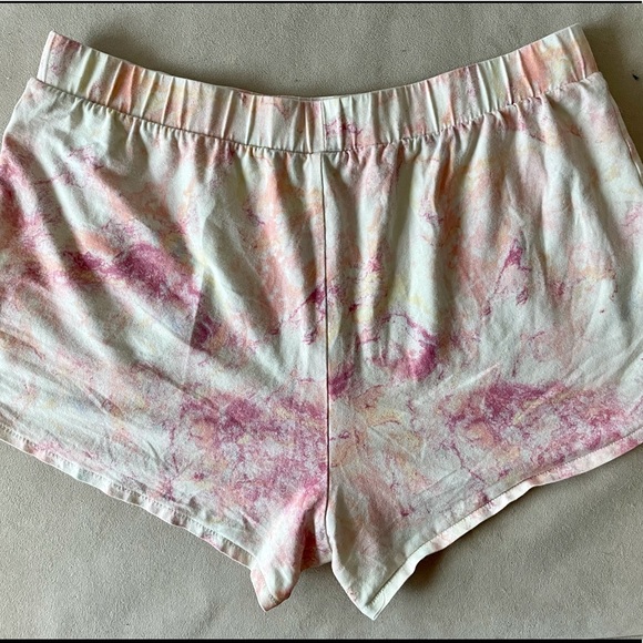 2 piece tie-dye matching tank top and short set - Picture 3 of 4